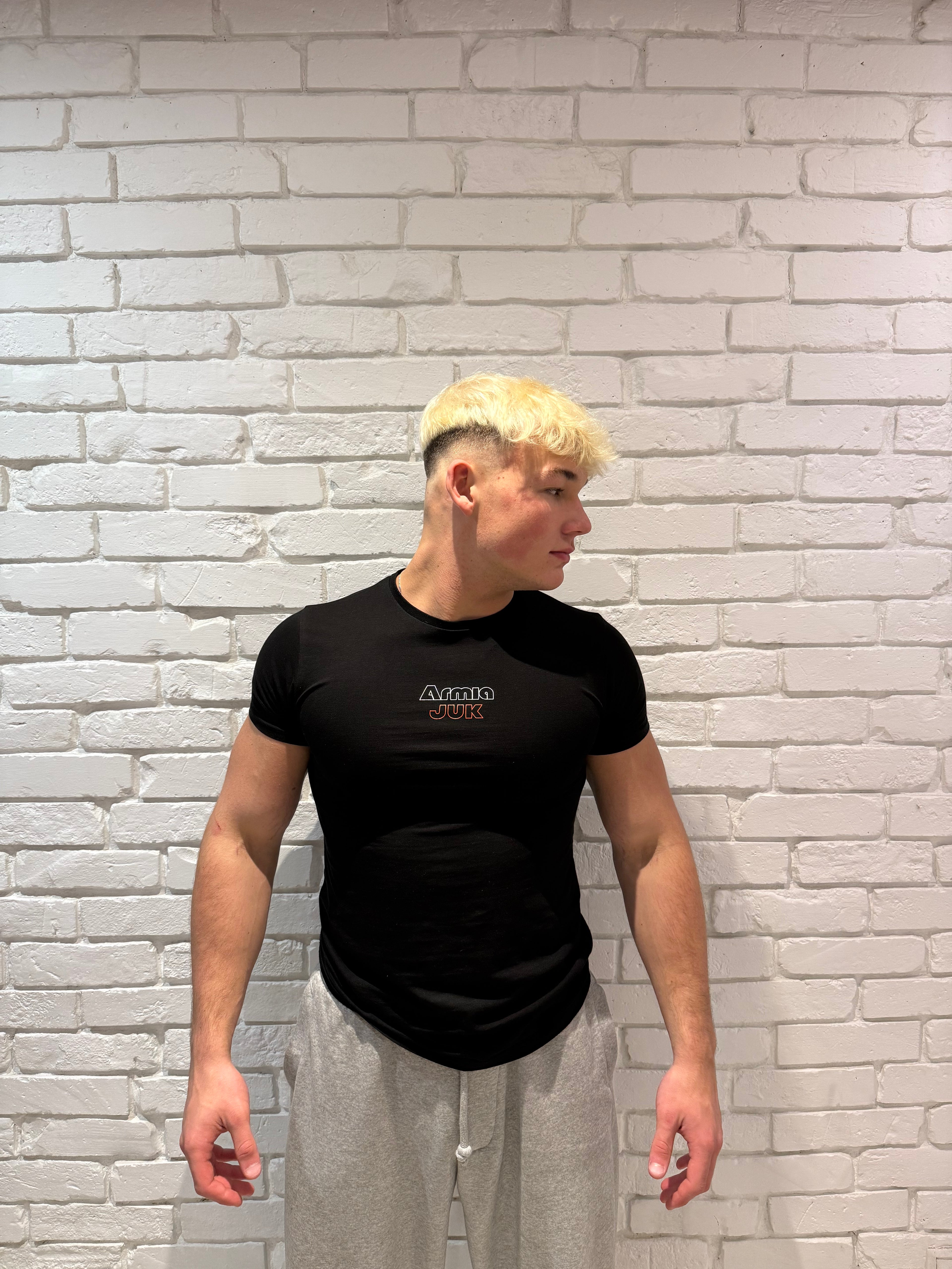 KOSZULKA SLIM CZARNA STANDARD ARMIAJUK