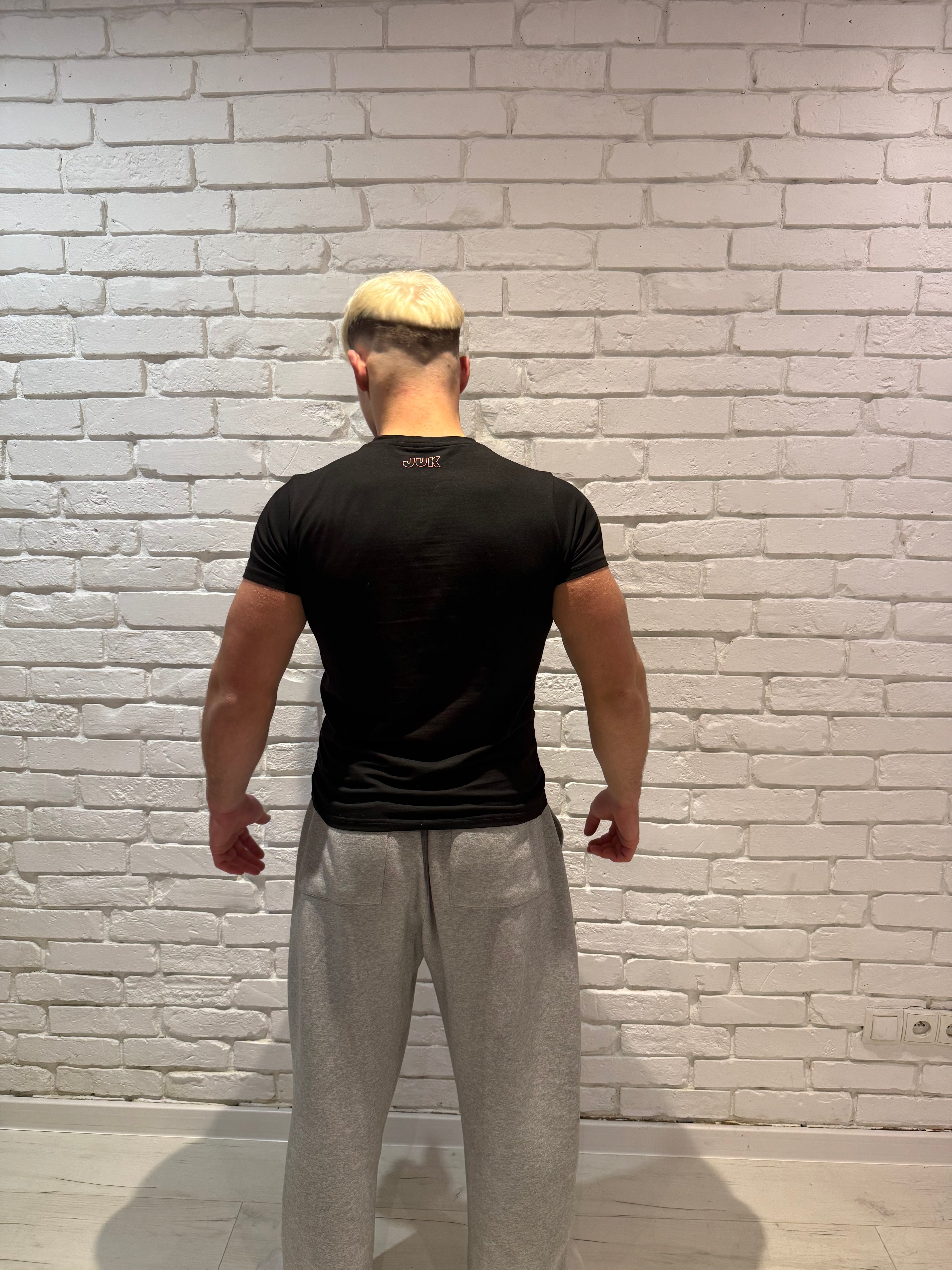 KOSZULKA SLIM CZARNA STANDARD ARMIAJUK